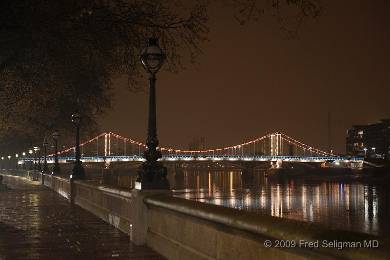 20090411_224552_D3.jpg - Albert  Bridge, London