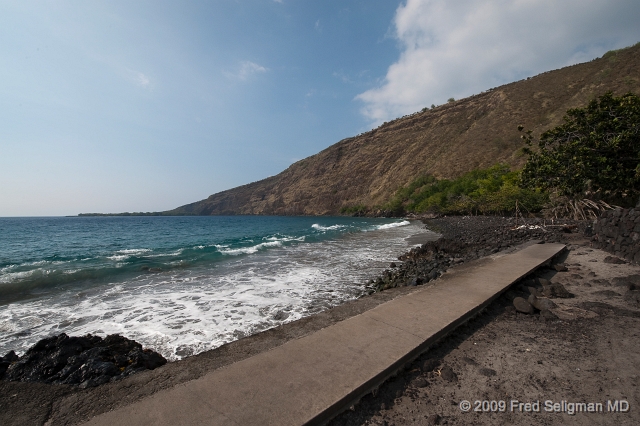 20091102_144236D3.jpg - Kealakekua Bay looking out toward Cook's Monument in distance (where he was killed)