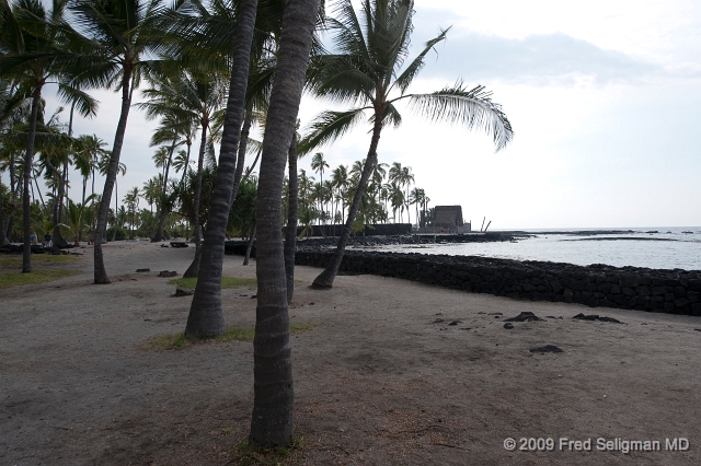 20091102_150951D3.jpg - PuÊ»uhonua O HÅnaunau National HistoricalÂ Park,  It is surrounded by a massive Great Wall 1000 feet long and built in the 1500s