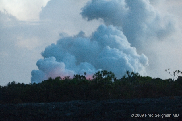 20091103_180827D3.jpg - Spewing steam from active lava