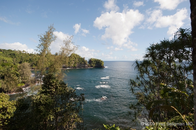 20091104_092158D3.jpg - COcean views along the  old Mamalahoe Hiway north of Hilo