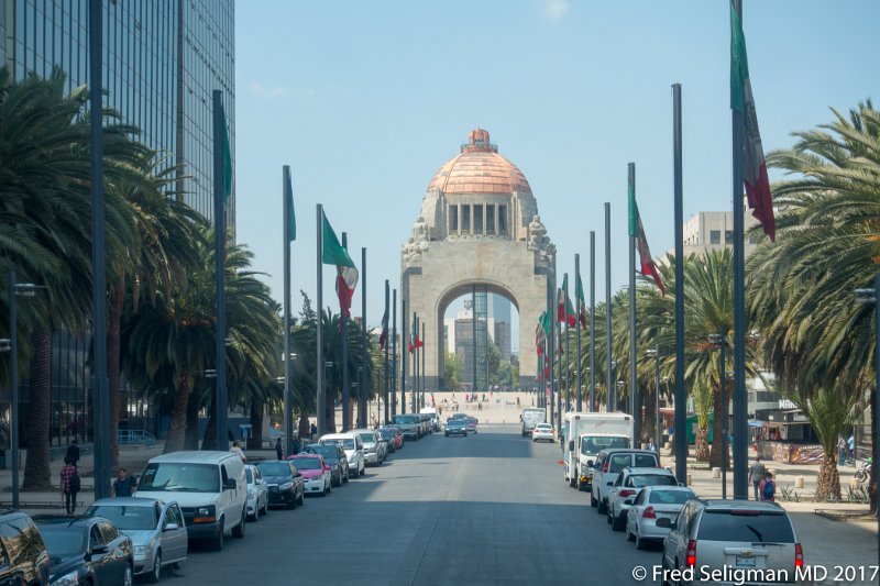 36 20170303_203046 D3S.jpg - Arch of the Revolution, Mexico City