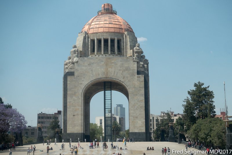 37 20170303_203142 D3S.jpg - Arch of the Revolution, Mexico City