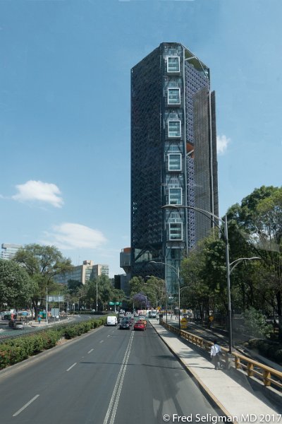 44 20170303_221005 D3S.jpg - Torre BBVA Banco, Mexico City, built 2016 (modified)