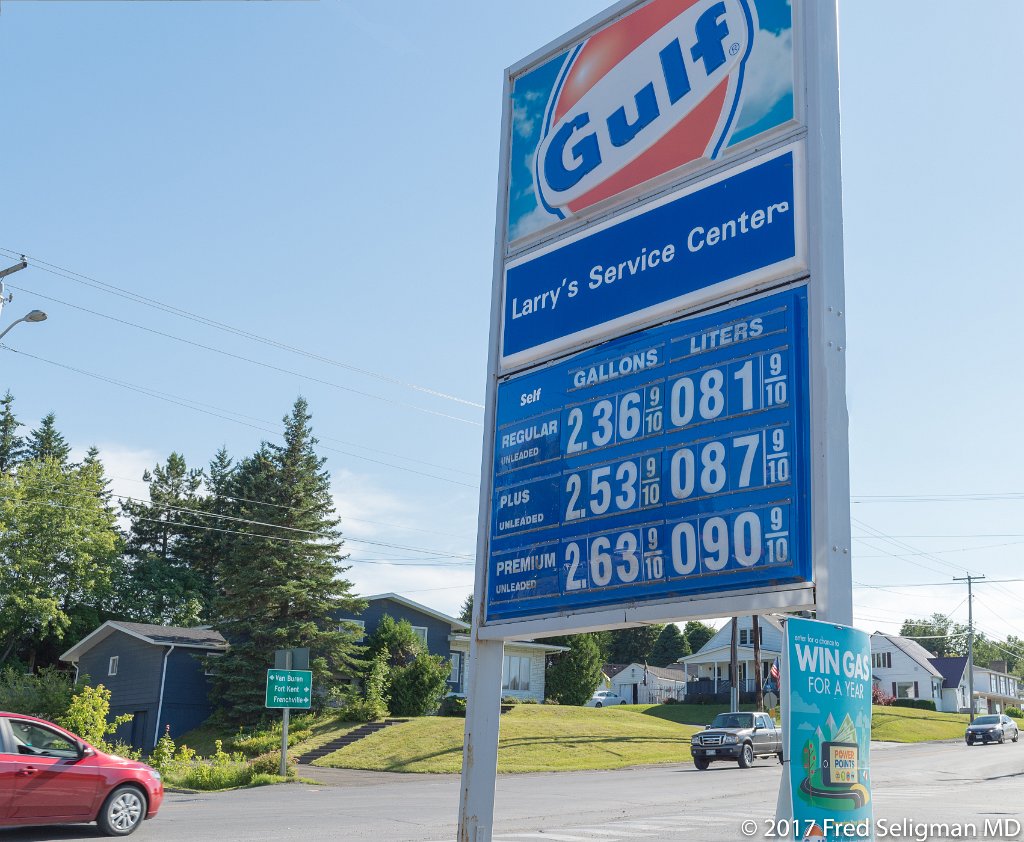 20170714_164800 D4Sedit429.jpg - Gas station, Madawaska showing prices in both US$ and CAN$