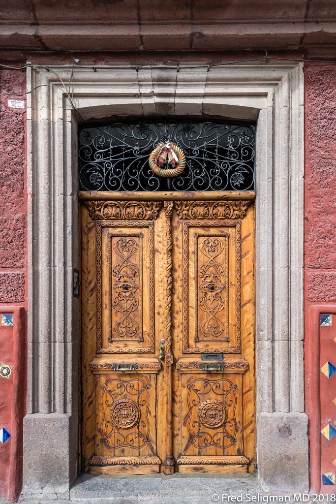 20171231_144806 D850.jpg - In the historic center of San Miguel are an estimated two thousand doors behind which are at least 2000 courtyards of various sizes