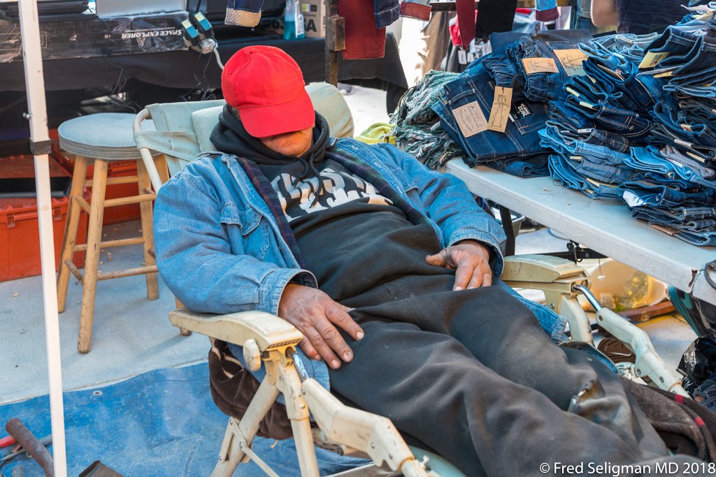 20180102_135318 D850.jpg - Vendor worn out by customers!