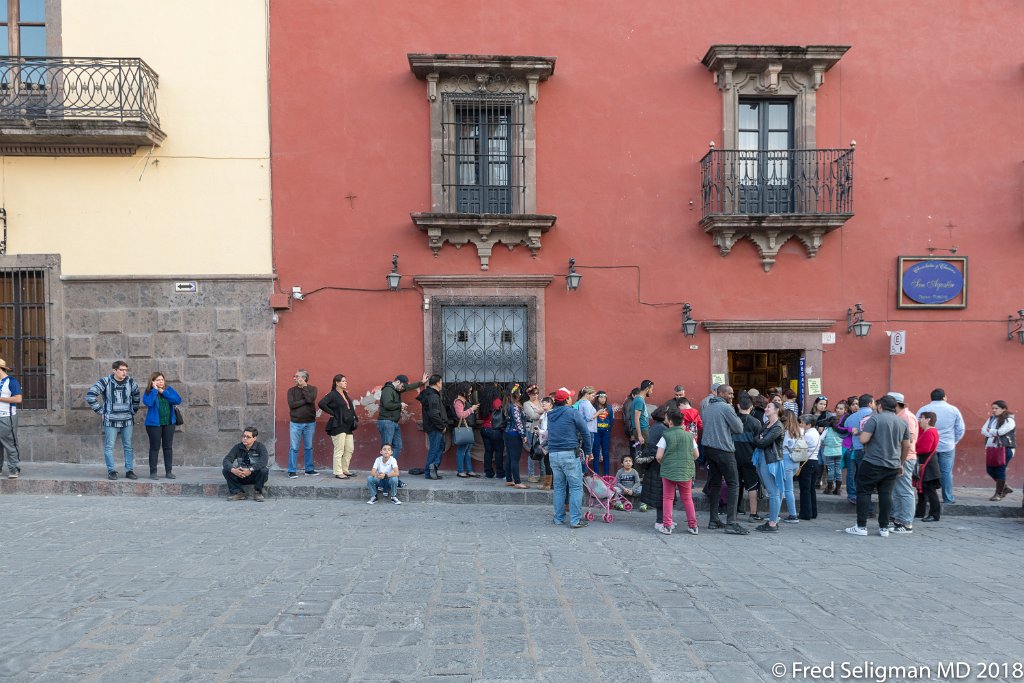 20180102_183818 D850.jpg - This chocalat and churros place has a 45 minute line thoughout the day.  Its famous for its churros